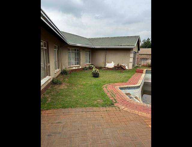 3 BEDROOM HOUSE FOR SALE IN DAWN PARK